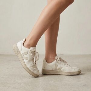 Veja Womens V-10 White Leather Sneakers